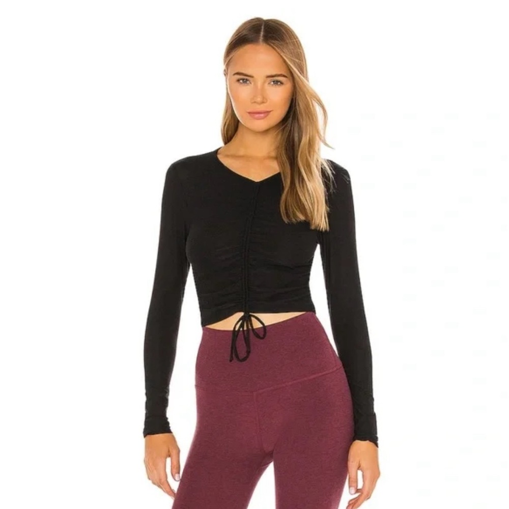Beyond Yoga Heathered Black Rouched Long Sleeve Top